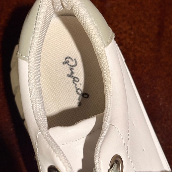 Qupid platform sneakers | women sz 40 | white gray | GUC - Picture 8 of 8